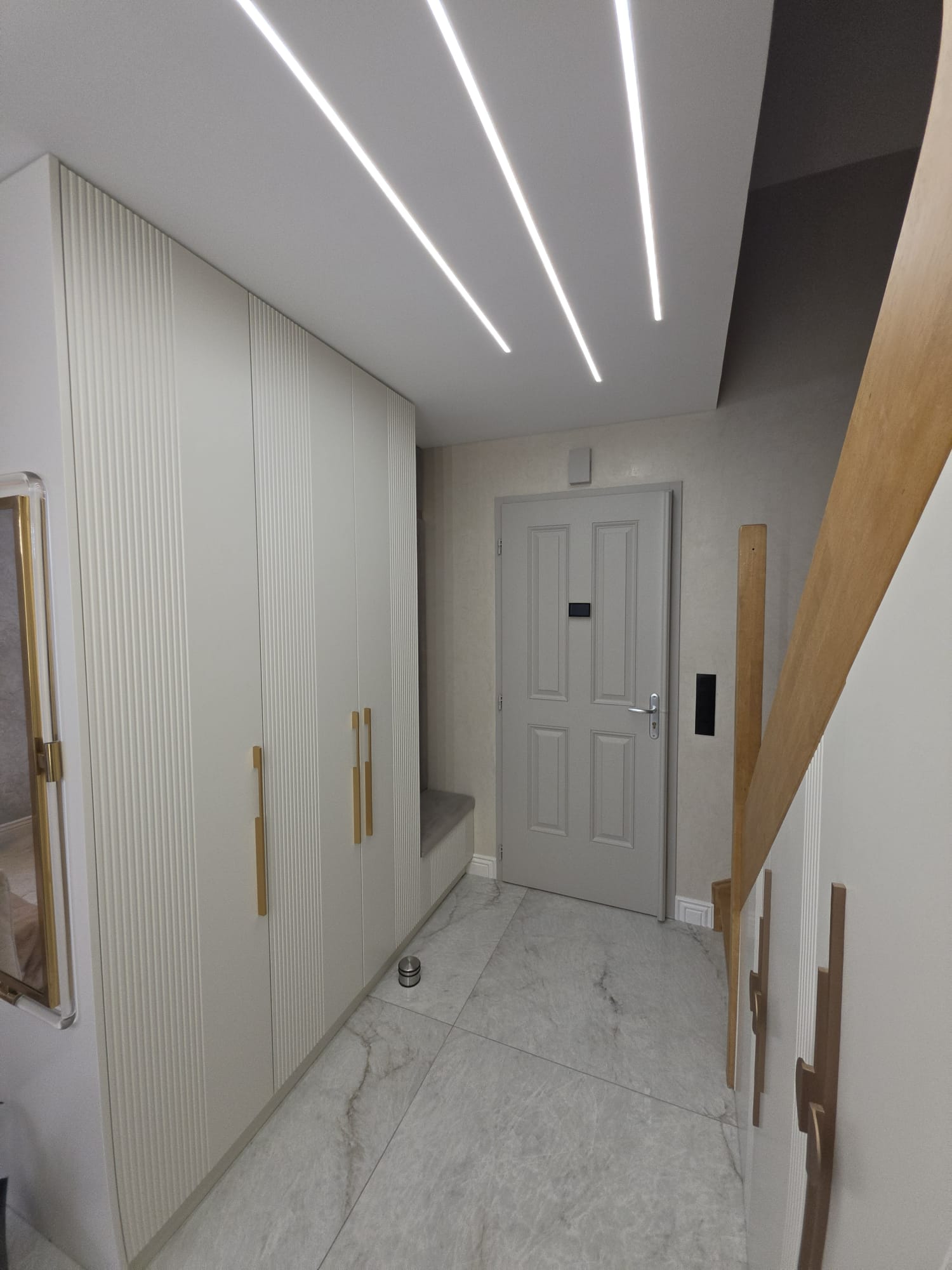 Rénovation complète d'une maison individuelle avec mobilier sur mesure
