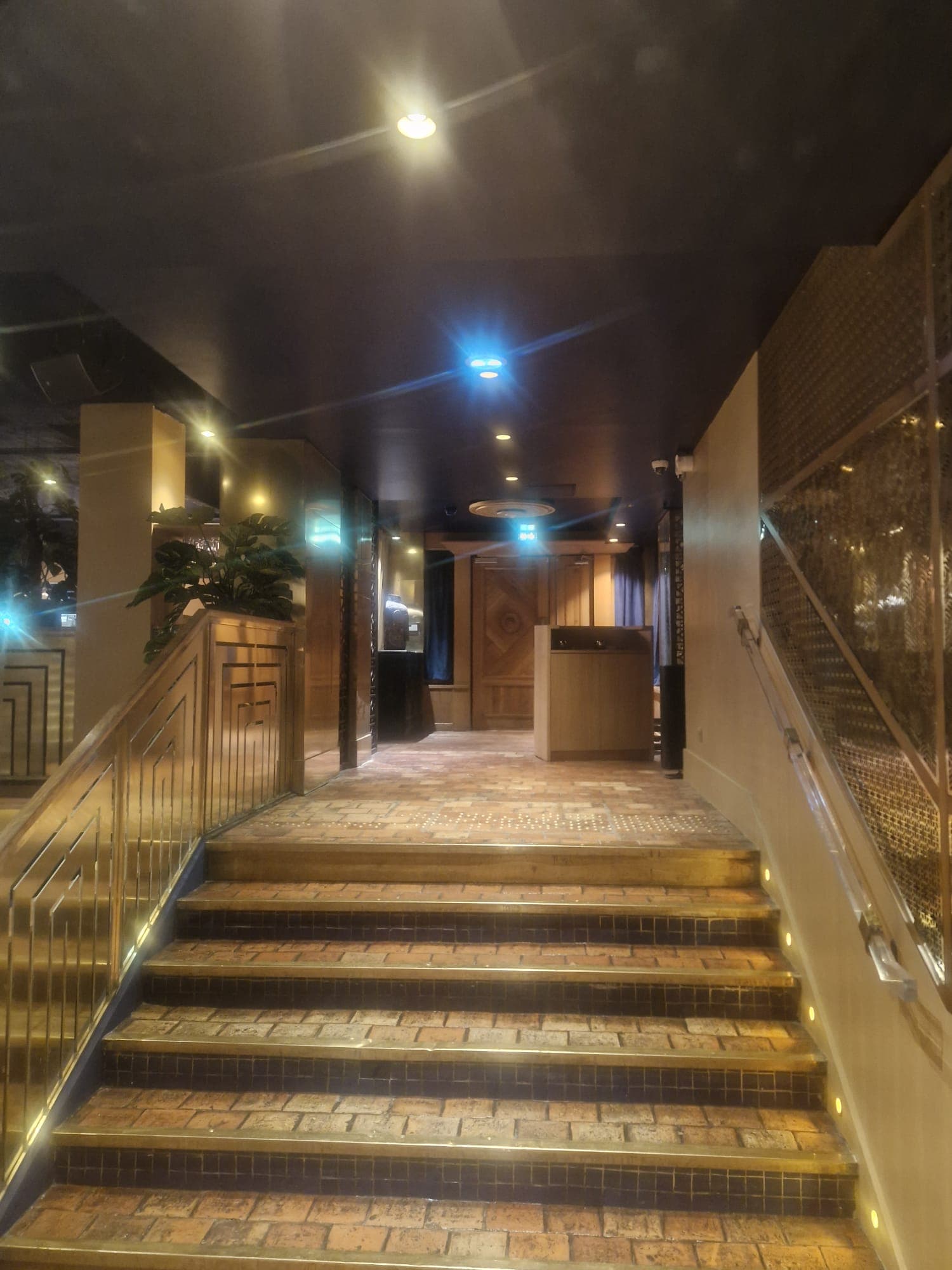 Rénovation intérieure d'un restaurant à Paris — vue 4